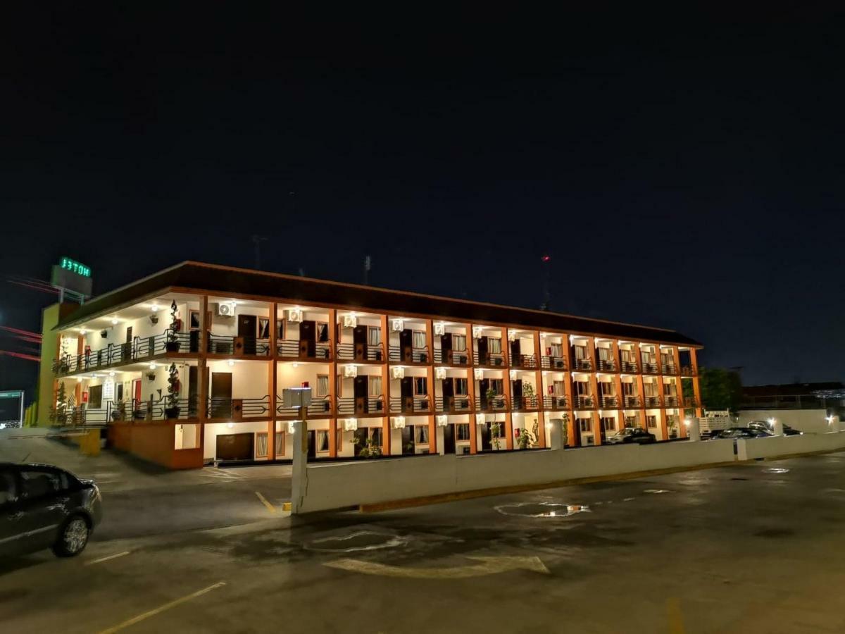 Hotel Cucapa Matamoros  Extérieur photo